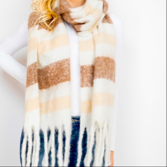 Accessories - 🧨2/$15💰Soft Taupe Scarf